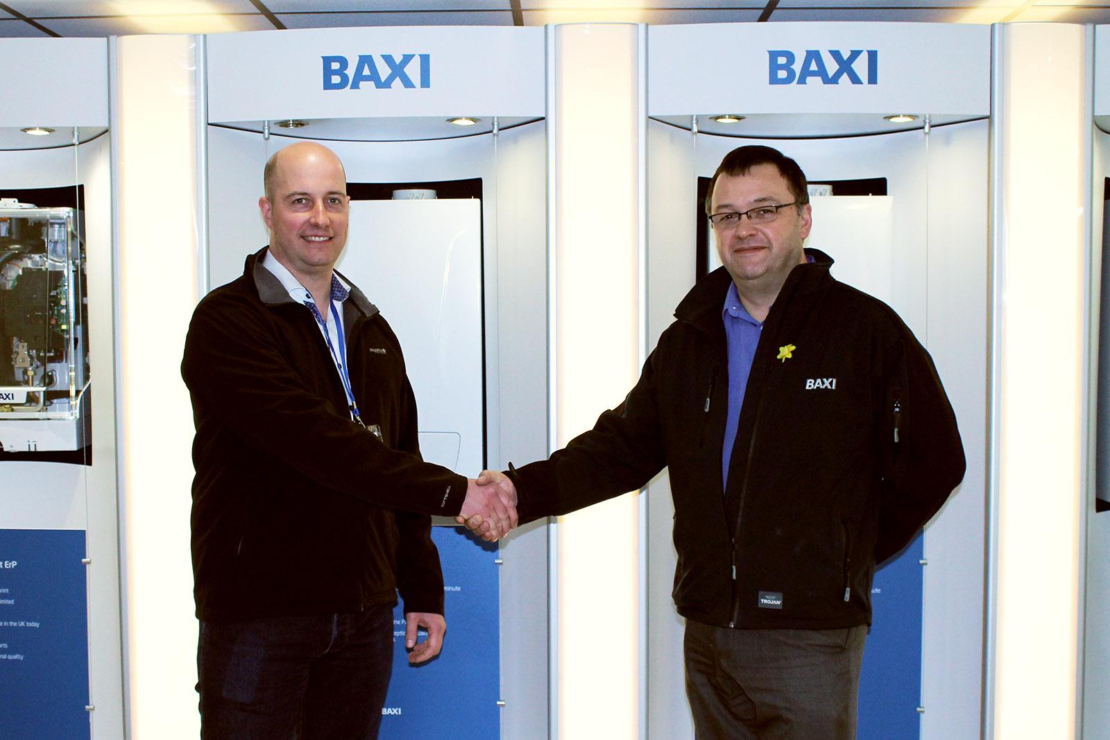 Baxi社技術サポートのポール・クレイトン（Paul Clayton）氏と当社のセールス・アフターサービス担当マネージャー、クリスチャン・ライト（Christian Wright）。